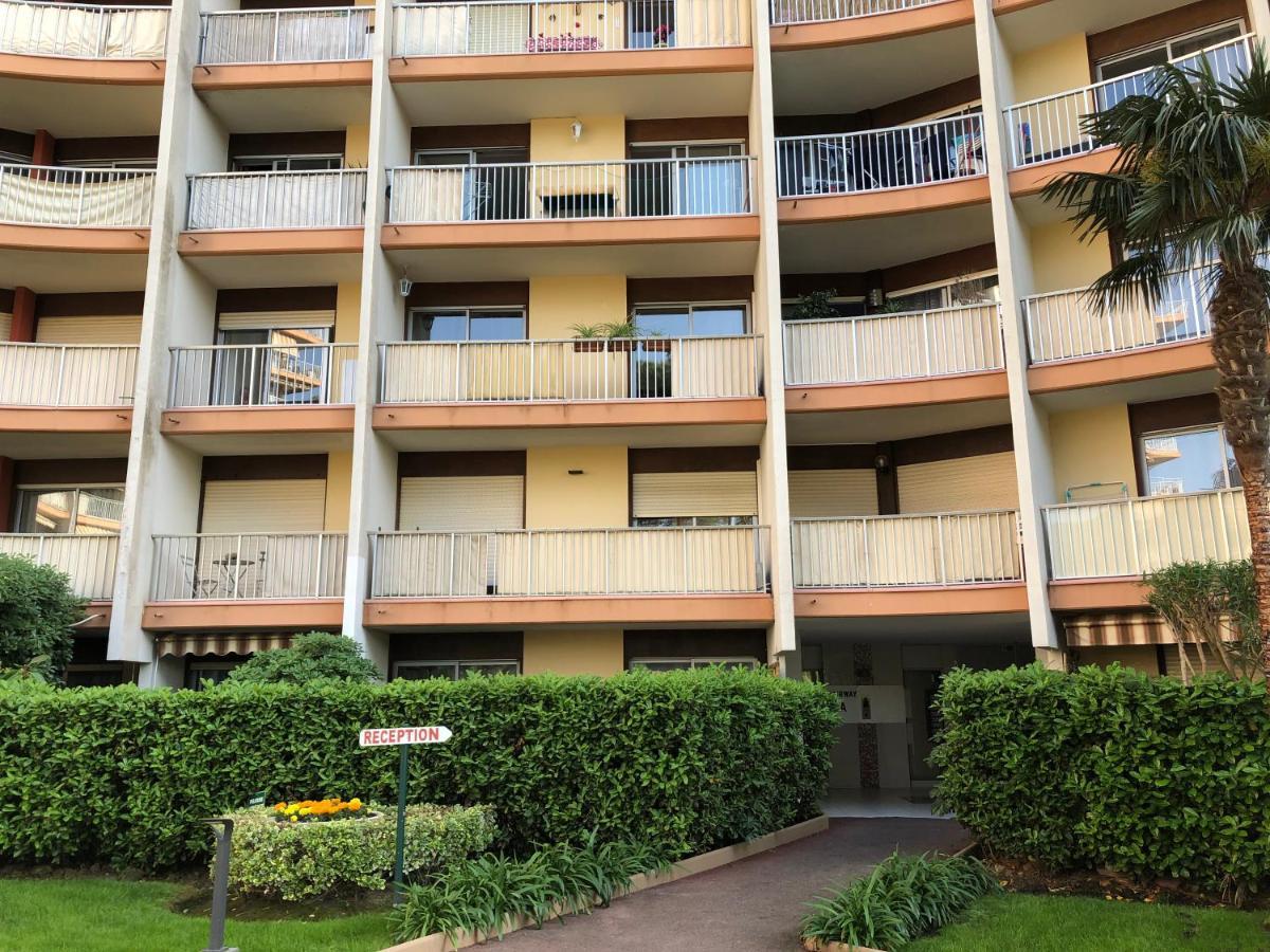 Ellie'S Place Apartment Mandelieu La Napoule Bagian luar foto